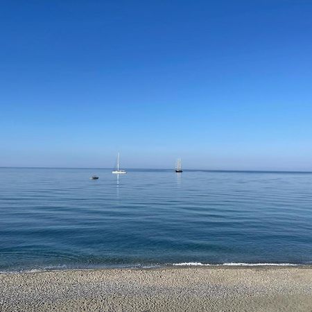 Beatrice Nel Centro Di Levanto Zewnętrze zdjęcie
