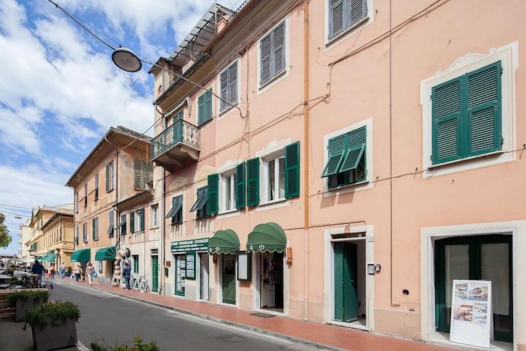 Beatrice Nel Centro Di Levanto Zewnętrze zdjęcie