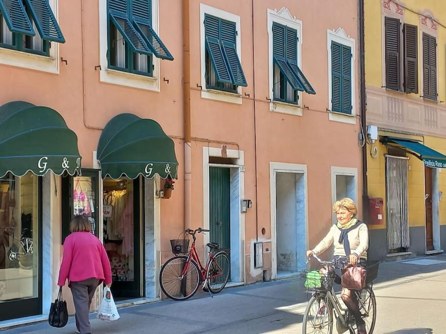 Beatrice Nel Centro Di Levanto Zewnętrze zdjęcie